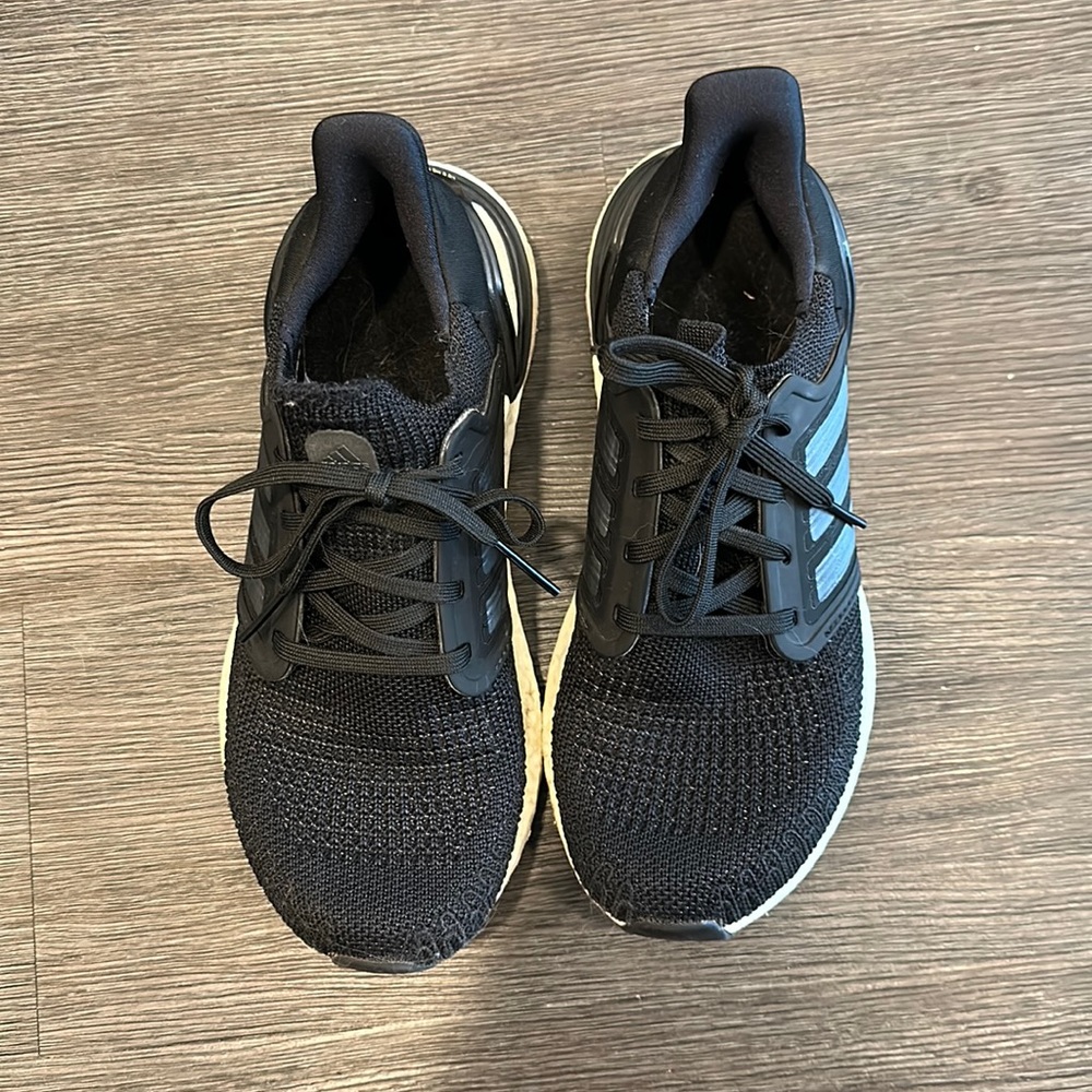Womens Adidas black ultraboosts sz. 6